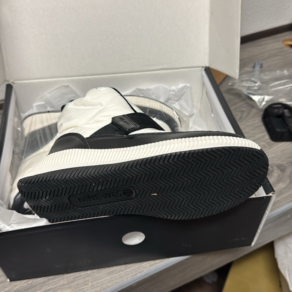 Nine West Women's Tracker3 Ankle Boot - Picture 3 of 6